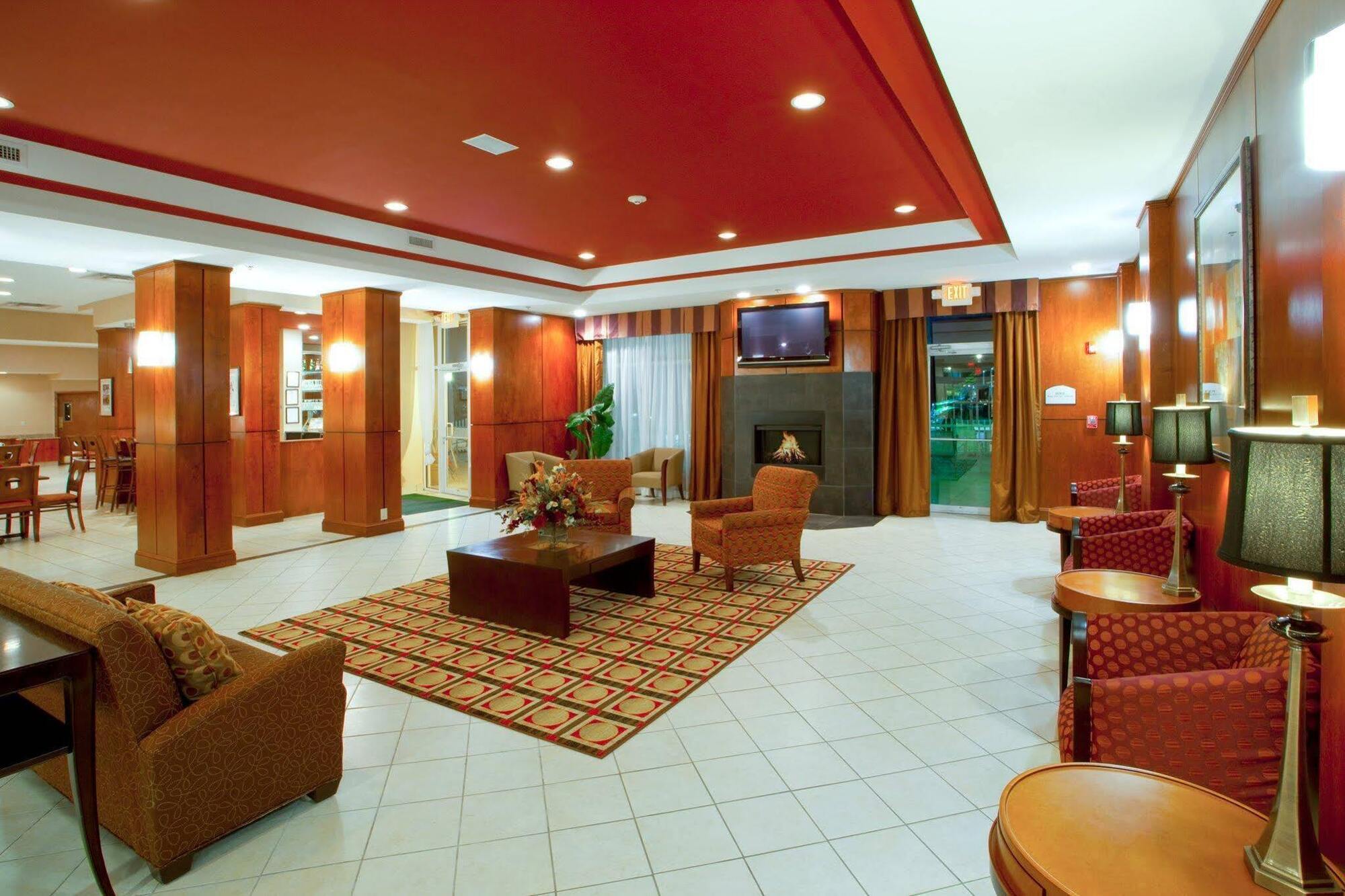 Holiday Inn Express Dumfries-Quantico By Ihg Экстерьер фото